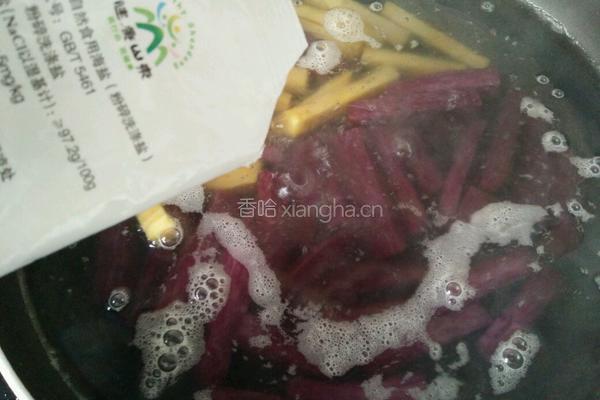 双色红薯条的做法图解2