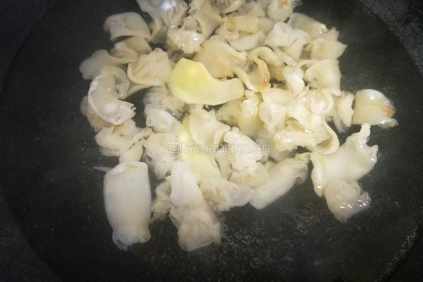 花胶鲍鱼鸡脚汤的做法图解2