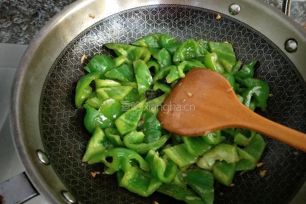 肉片炒圆椒的做法图解5