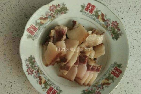 腊肉炒芹菜的做法图解3