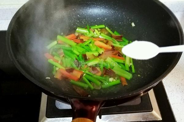 腊肉炒芹菜的做法图解6