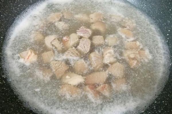 土豆烧牛肉的做法图解2