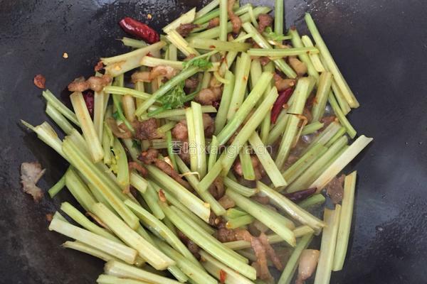 香芹炒肉的做法图解9