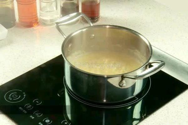 小米桂圆粥的做法图解2