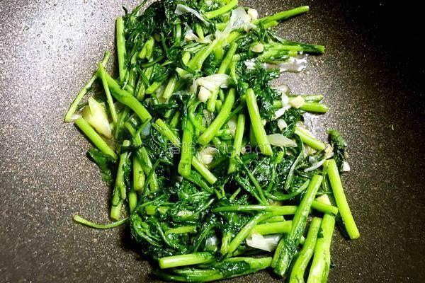 清炒茼蒿的做法图解6