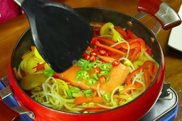 熏三文鱼炒蔬菜的做法图解12
