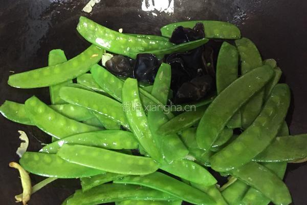 素炒荷兰豆的做法图解7