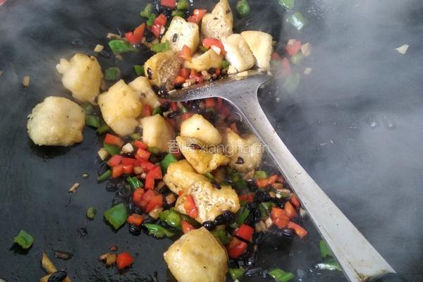 豆豉酱汁红烧草鱼块的做法图解10