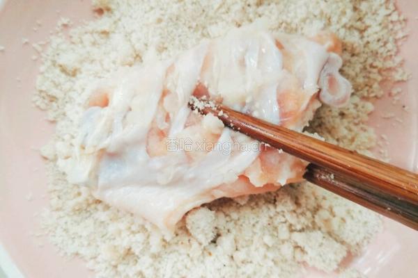 土豆泥花生香鸡翅的做法图解5