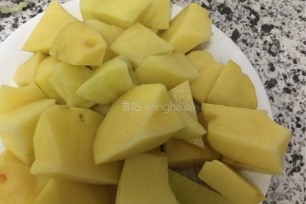 拔丝土豆的做法图解2