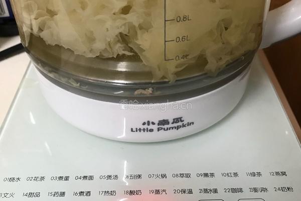 红枣银耳莲子羹的做法图解5