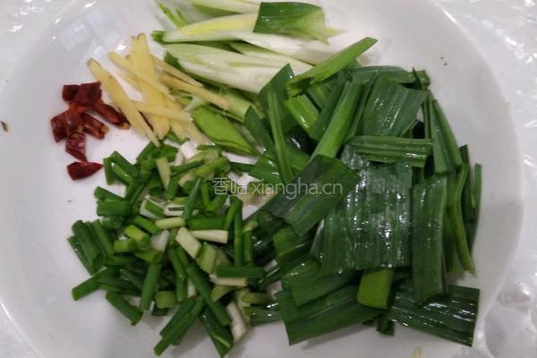 冬笋酸菜炒五花肉的做法图解4