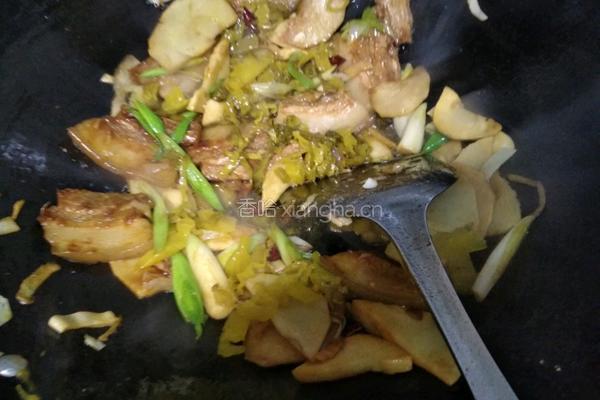 冬笋酸菜炒五花肉的做法图解8
