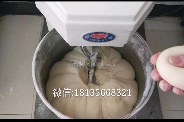 老北京香酥芝麻饼做法的做法图解1