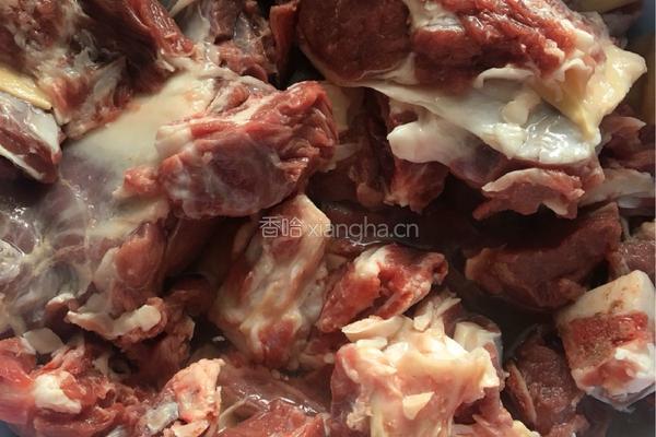沙参玉竹焖羊肉的做法图解3