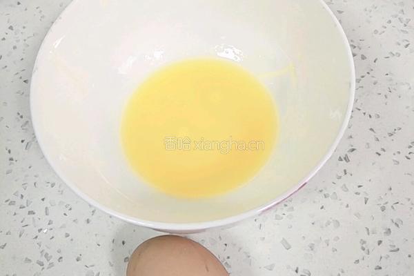 香蕉松饼的做法图解1