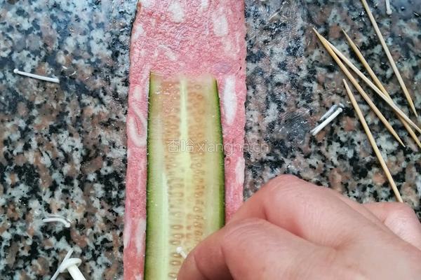 培根金针菇的做法图解1