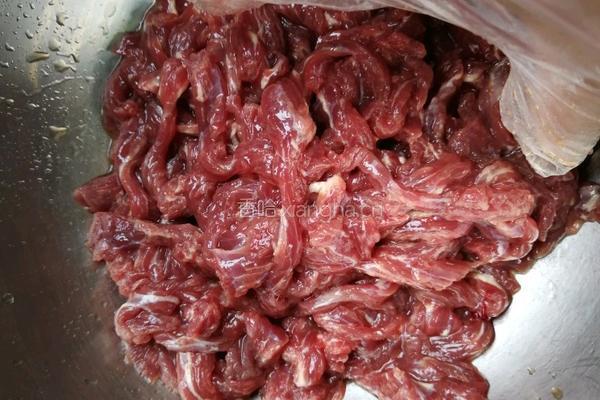  手工甩打牛肉羹的做法图解5