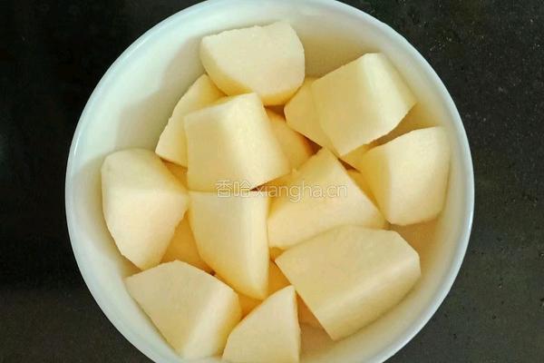 番薯苹果泥 (宝宝辅食）的做法图解2