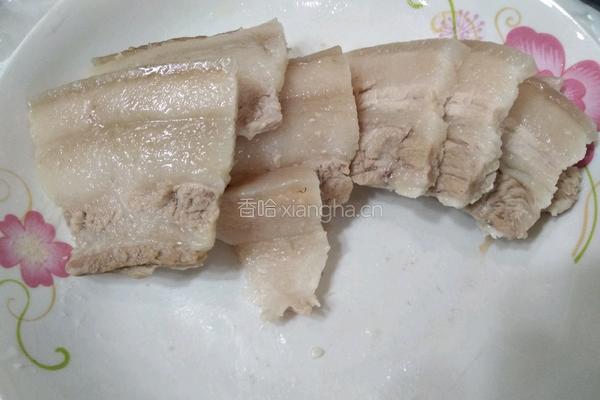 白萝卜香干炒五花肉的做法图解2