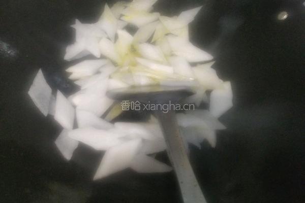 白萝卜香干炒五花肉的做法图解5