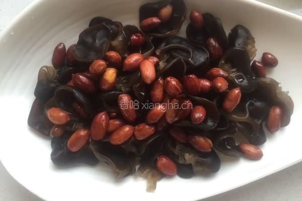 凉拌木耳花生的做法图解10