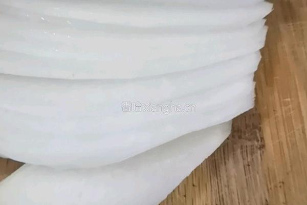 凉拌萝卜丝的做法图解1