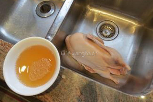 开年重头菜瑜膳房独门秘制 北京烤鸭的做法图解2
