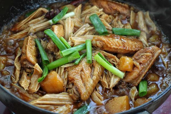 红烧腐竹鸡翅炖土豆的做法图解9