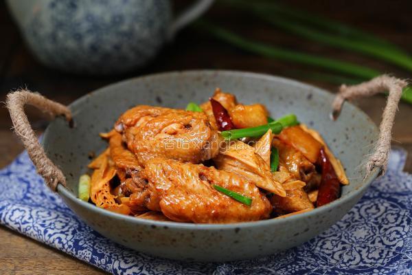 红烧腐竹鸡翅炖土豆的做法图解10