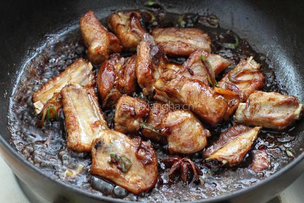 红烧排骨炖土豆的做法图解6