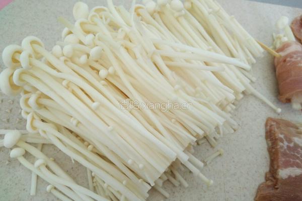 培根金针菇卷的做法图解2