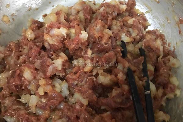 韭菜虾仁肉彩色水饺的做法图解3