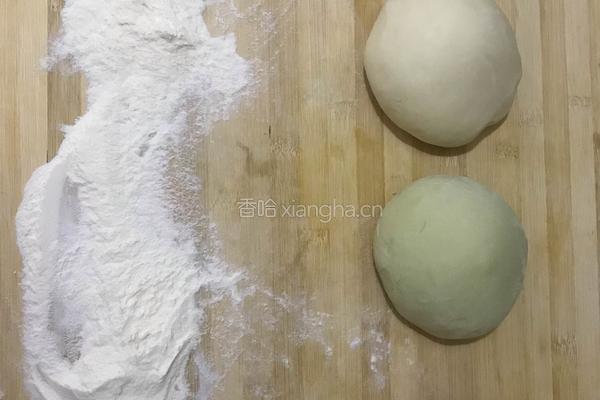 韭菜虾仁肉彩色水饺的做法图解6