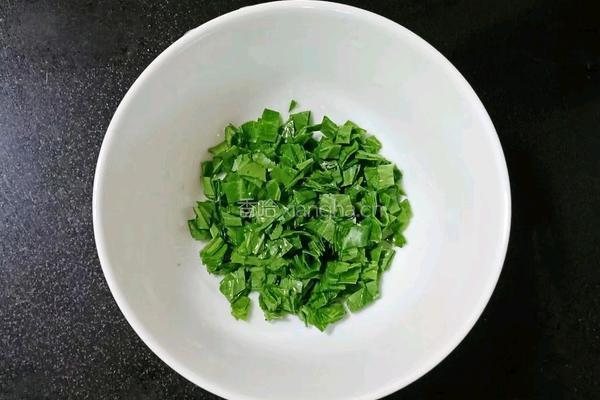 排骨汤面线 (宝宝辅食）的做法图解1