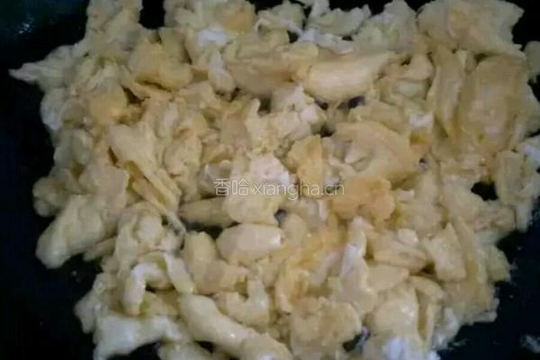 豆干蒜薹炒鸡蛋的做法图解4