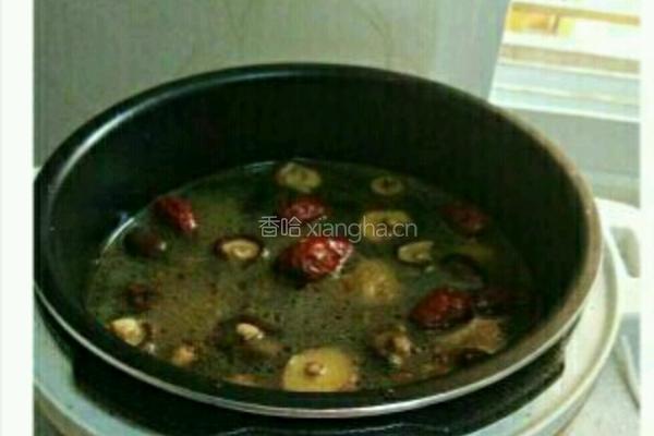 湖北恩施土鸡香菇汤的做法图解4