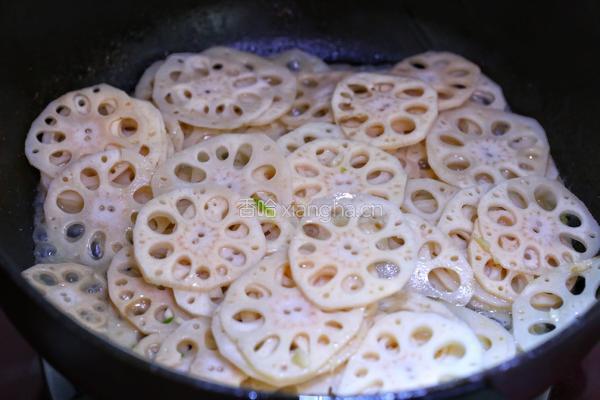 莲藕芹菜炒肉片的做法图解6
