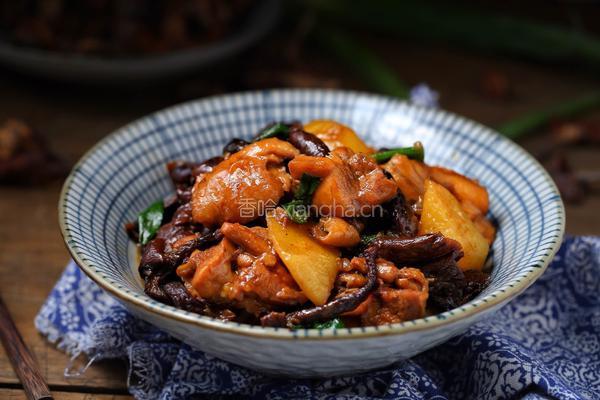 东北榛蘑鸡腿炖土豆的做法图解10