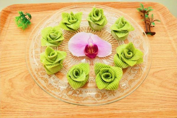 新文美食 菠菜玫瑰面点的做法图解17