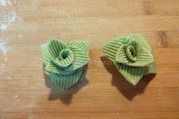 新文美食 菠菜玫瑰面点的做法图解13