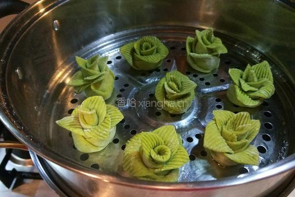 新文美食 菠菜玫瑰面点的做法图解14