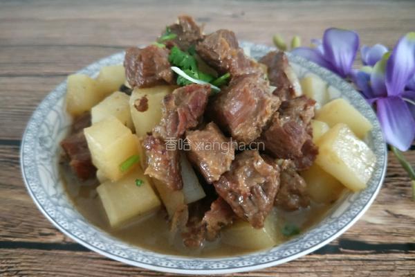 牛肉炖萝卜的做法图解1