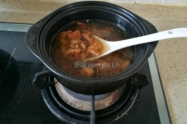 萝卜牛腩蘑菇煲的做法图解6