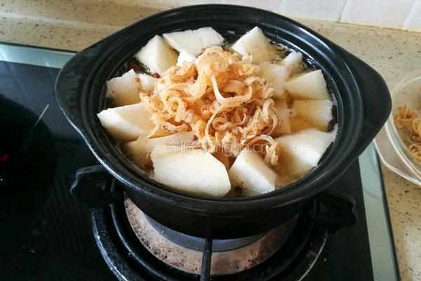 萝卜牛腩蘑菇煲的做法图解9