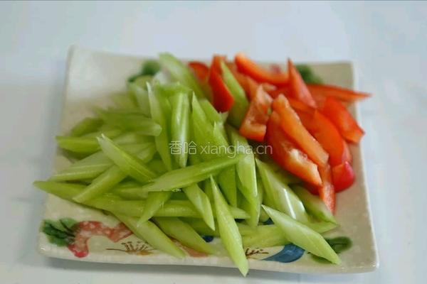 西芹腰果虾仁的做法图解3