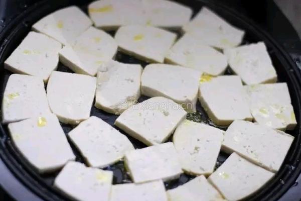 酱汁煎豆腐的做法图解6