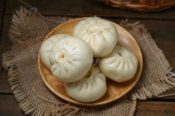 东北猪肉酸菜馅包子的做法图解12