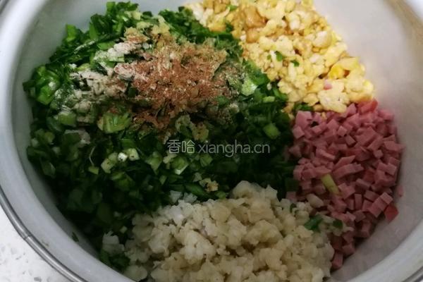 ??哈年夜饭三鲜韭菜盒子的做法图解1