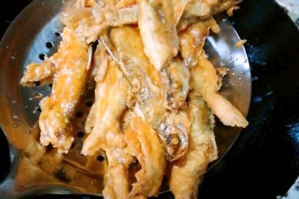 香酥炸鱼的做法图解8